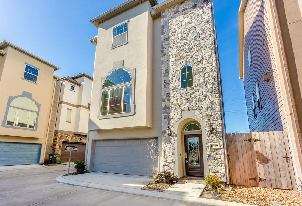 11129 Olympia Dr, Houston, TX 77042
