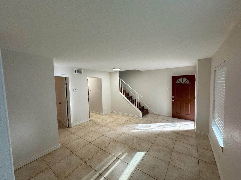 728 Memorial Mews St #1, Houston, TX 77079