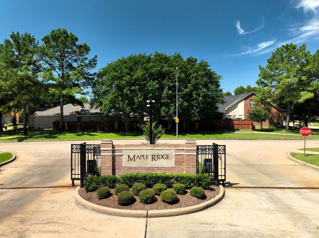 8918 Tarpon Spg Ln, Houston TX  77095-2264 exterior