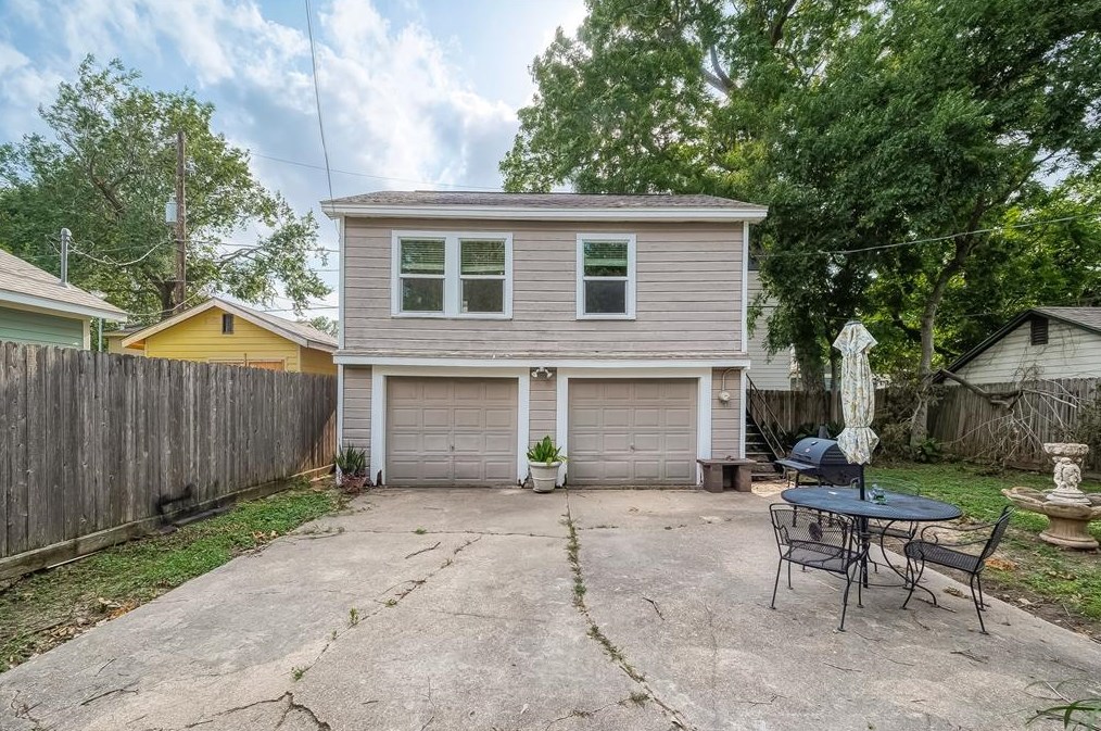 609 Walton St #b, Houston, TX 77009