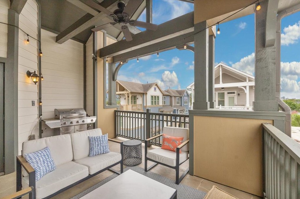 923 Byrne St, Houston TX  77009-7149 exterior