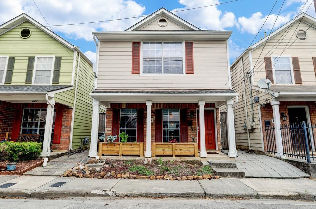 1106 Robin St, Houston, TX 77019-4610