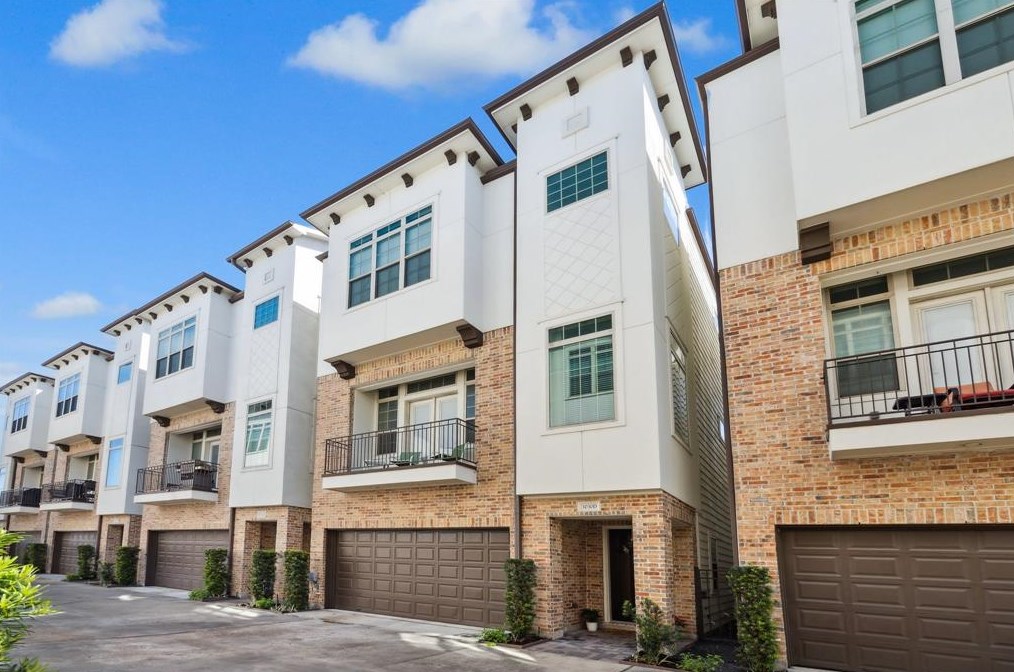 1030 26th St, Houston, TX 77009-1008