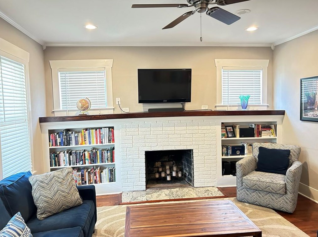 729 Pecore St, Houston, TX 77009-6244