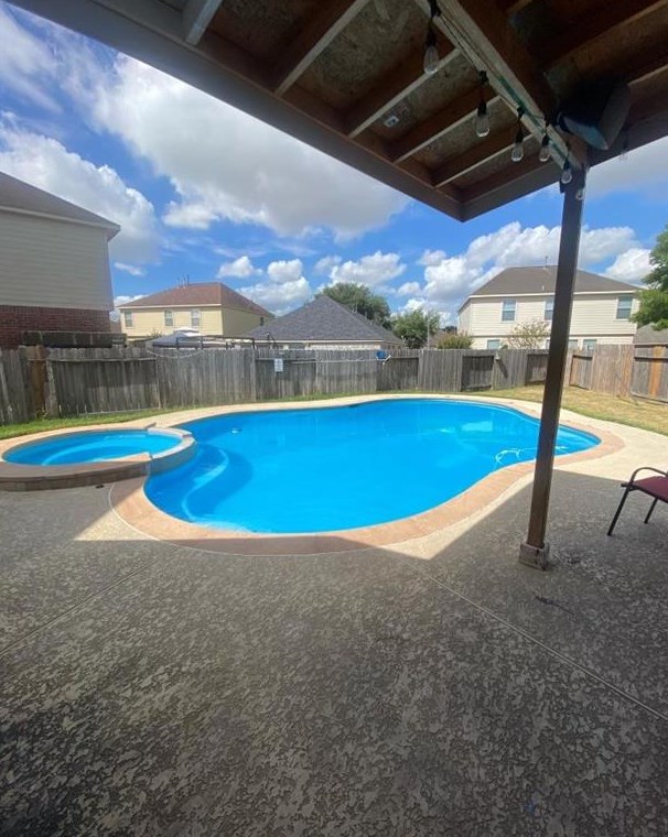 939 Garden Land Ct, Houston, TX 77073-5541