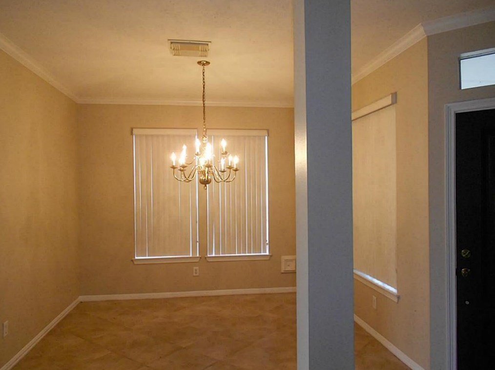 2126 Village Dale Ave, Houston, TX 77059