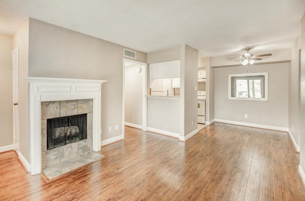 18511 Egret Bay Blvd Apt 403, Houston, TX 77058