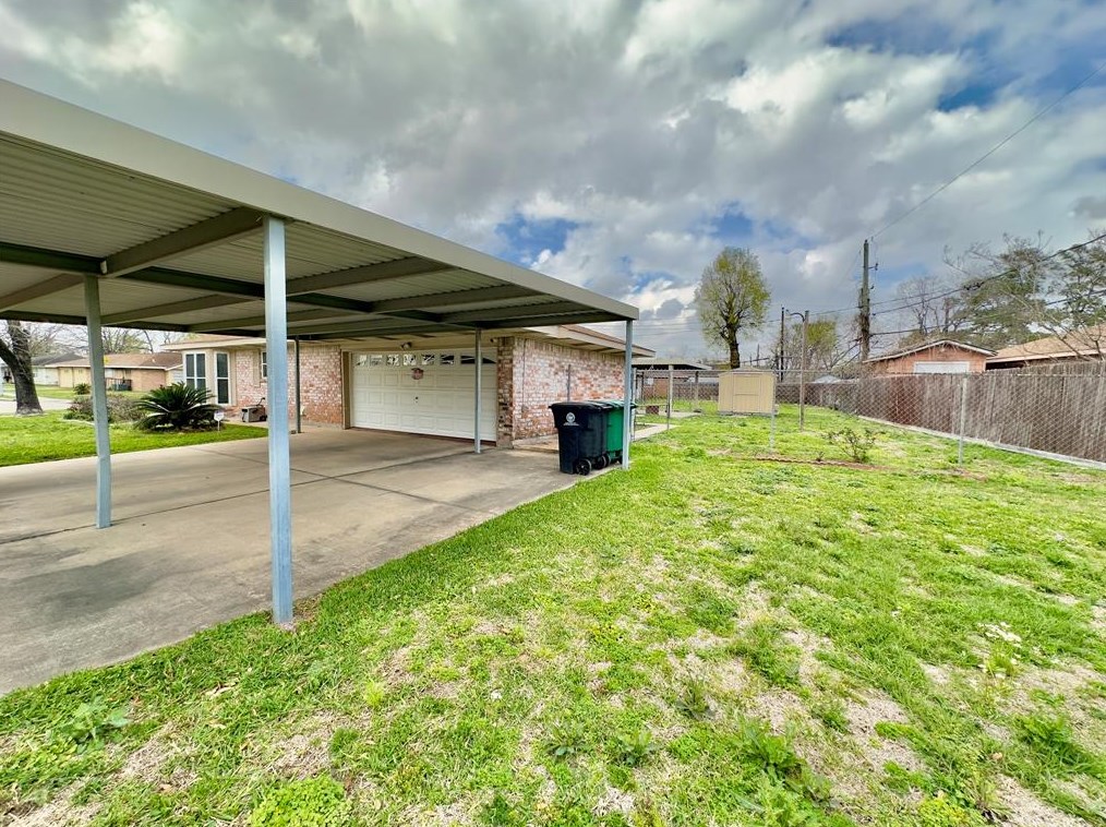 631 Soft Shadows Ln, Houston, TX 77013