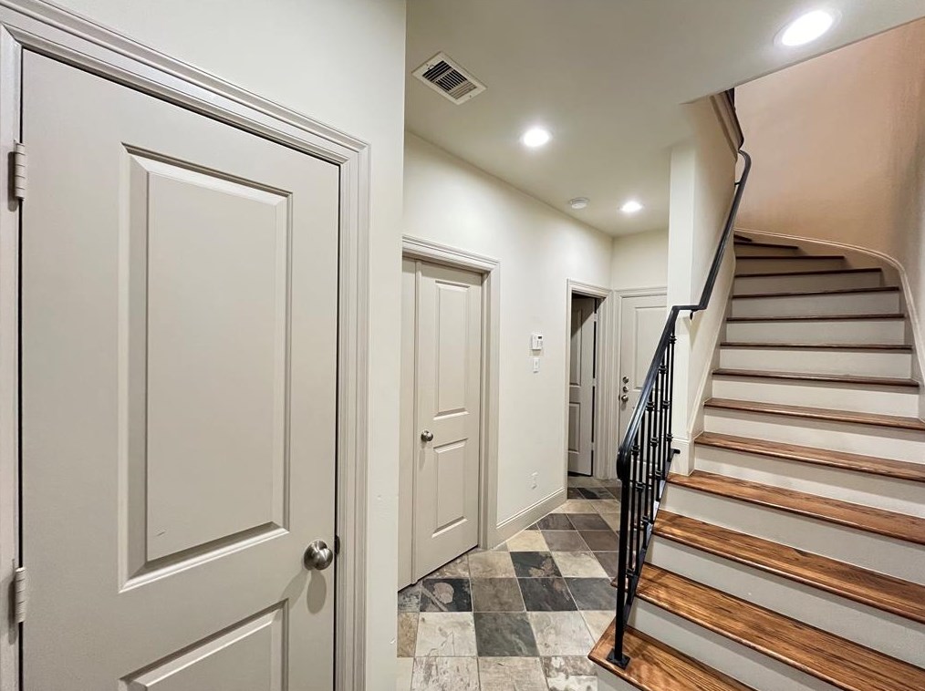 1613 Silver St, Houston, TX 77007