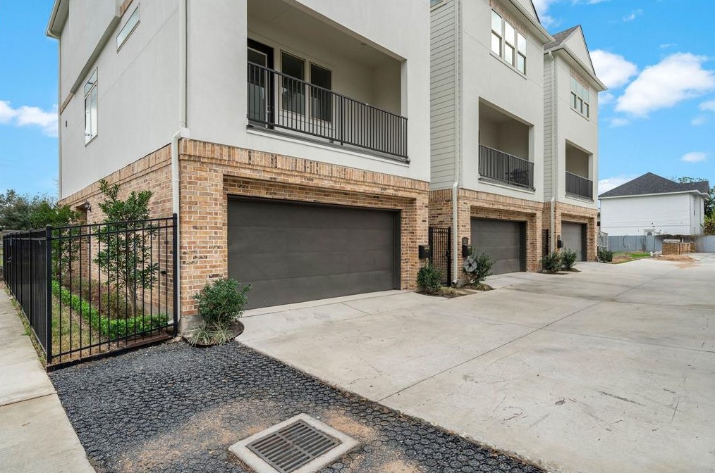 1408 Cleburne St, Houston TX  77004-4034 exterior