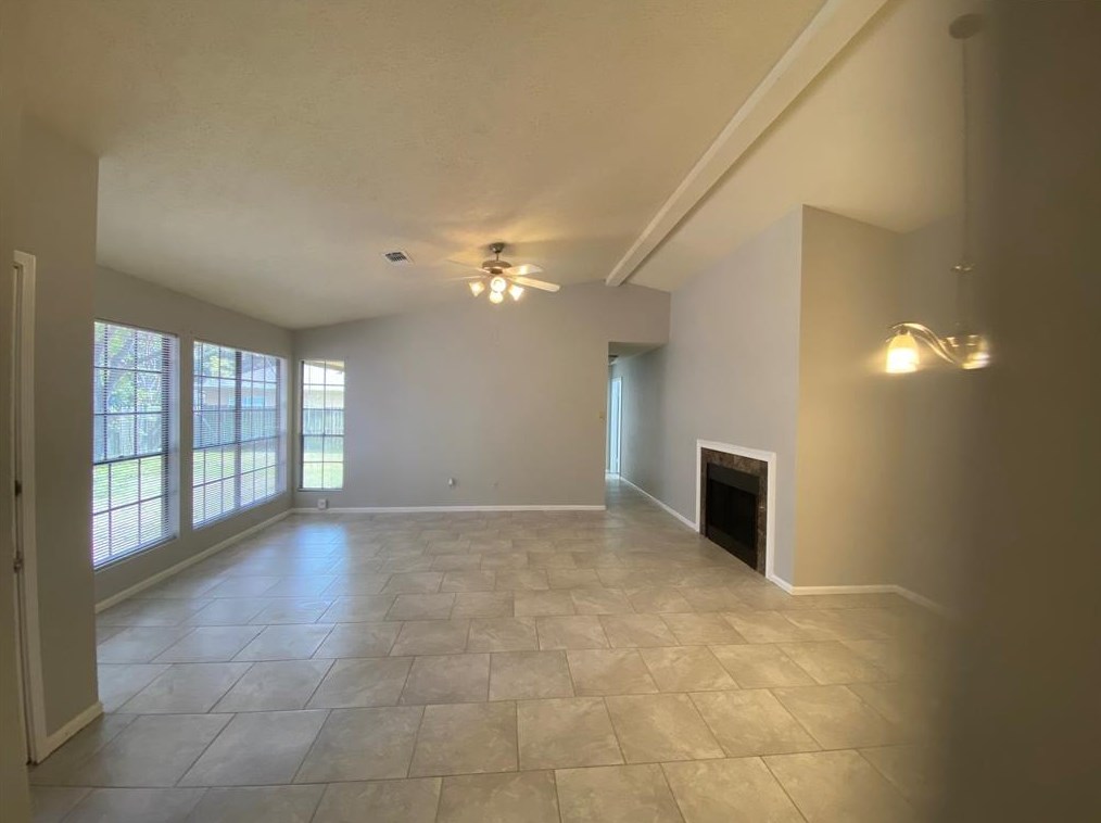 82 W High Oaks Cir, Spring, TX 77380