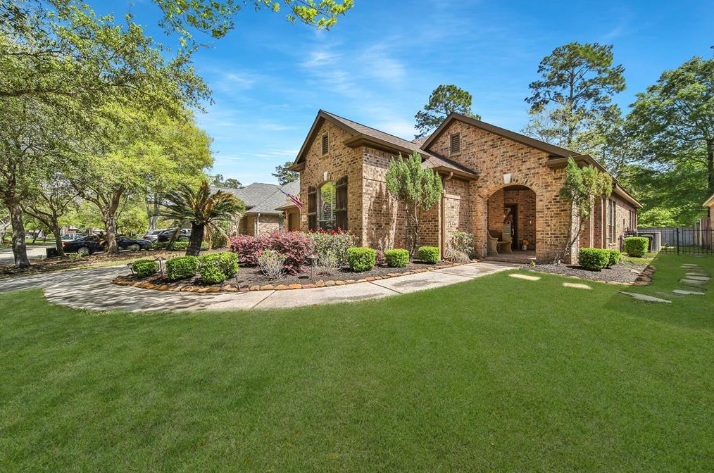 26928 Chateau Lake Dr, Humble, TX 77339-1426