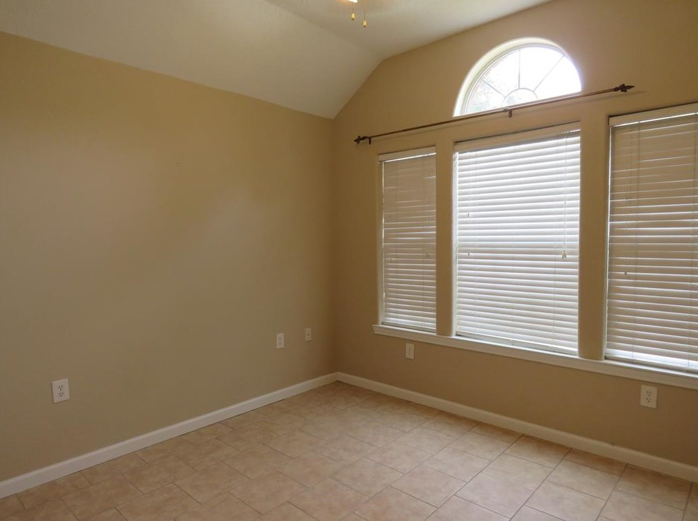7103 Mescalero St, Baytown, TX 77521-8805