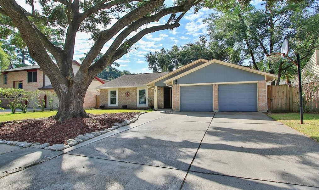 2014 Trailing Vine Rd, Spring, TX 77373-6447