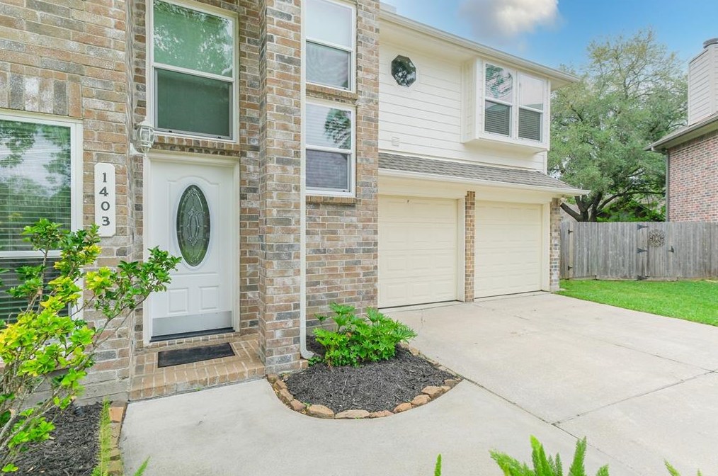 1403 Quiet Green Ct, Houston, TX 77062