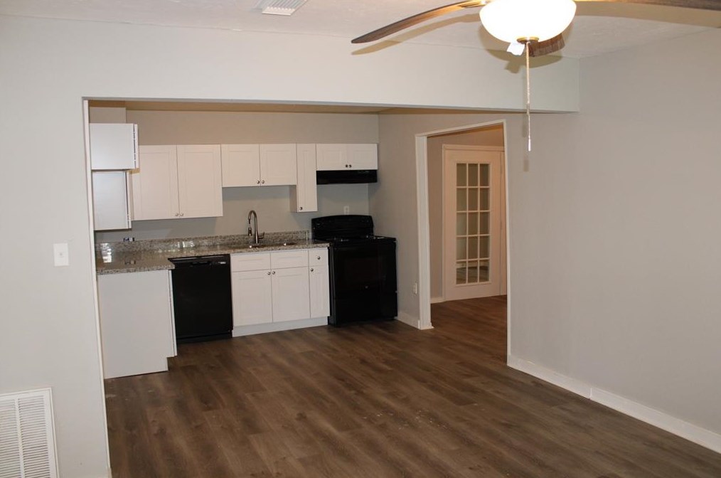 618 S Utah St, Morgans Point, TX 77571