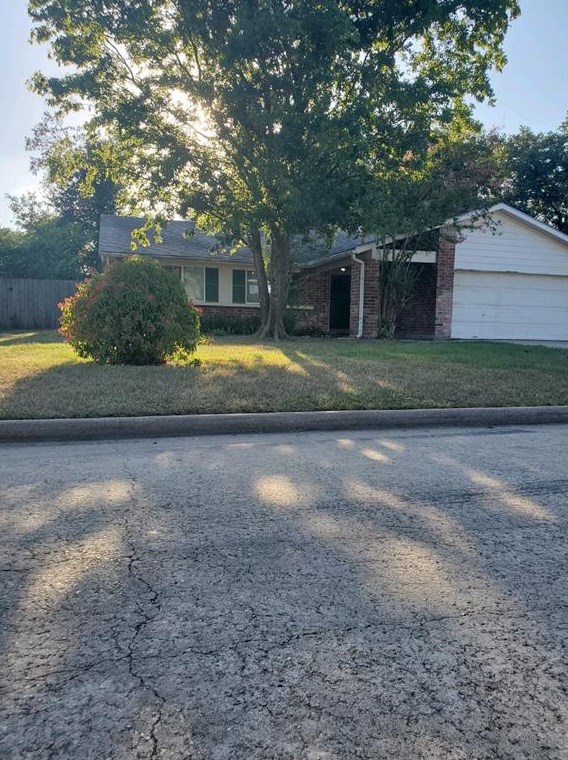 8527 Lamppost Ln, Houston, TX 77064-8110