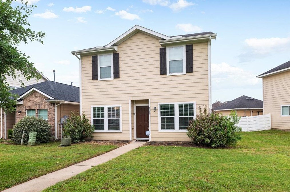 1705 Claremont Garden Cir, Houston, TX 77047-3519