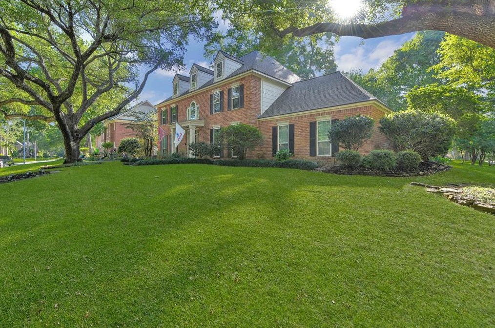 5802 Berkshire Hills Dr, Humble, TX 77345-1830
