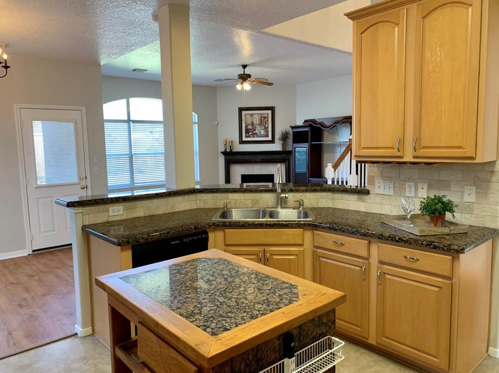 11218 Timbertree Ln, Houston, TX 77070