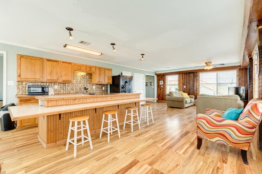 218 Saltgrass Ave, Jones Creek, TX 77541-9590