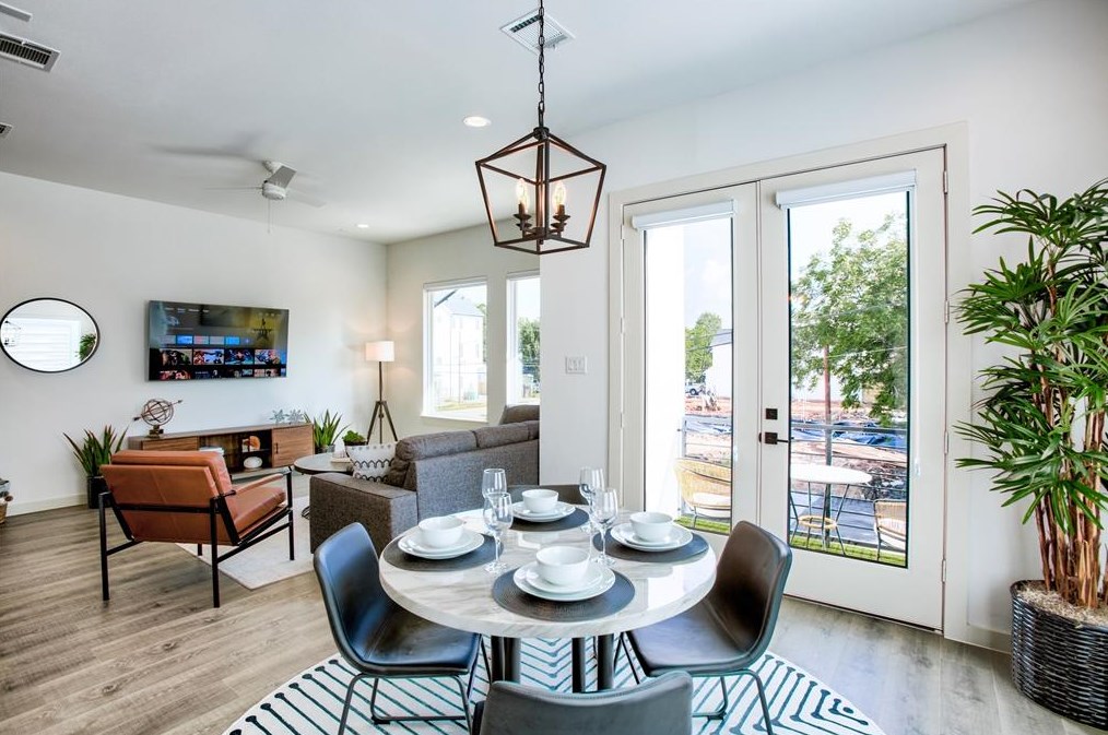 3402 Daphne St, Houston, TX 77021-2327