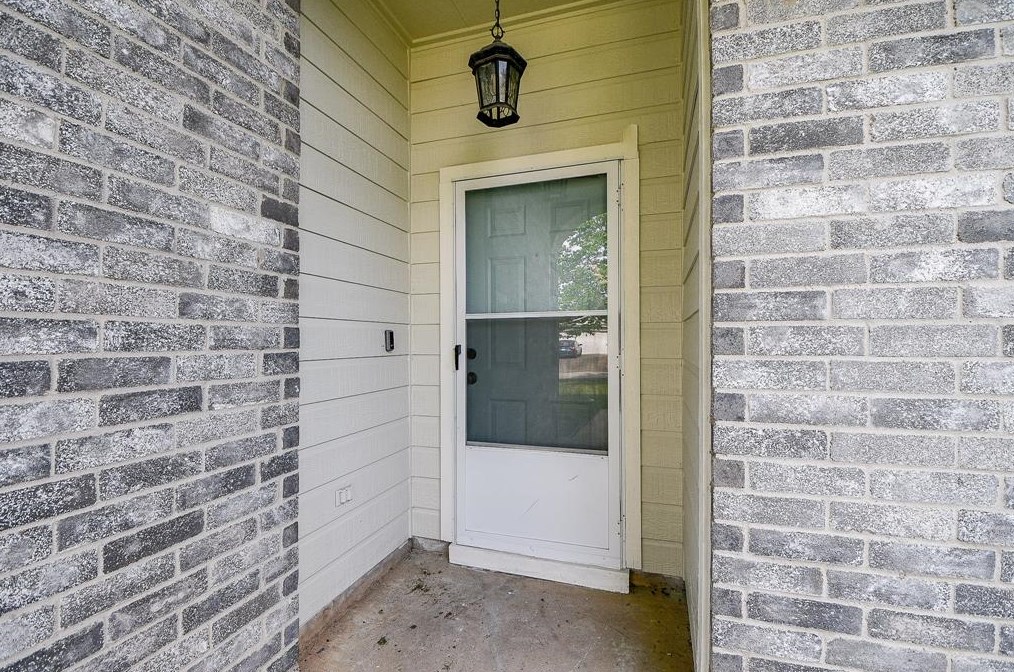 16618 Ripple Ridge Dr, Houston TX  77053-5348 exterior