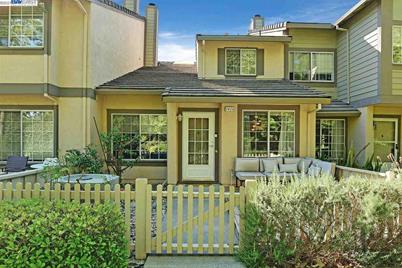 7428 Oxford Circle - Photo 1
