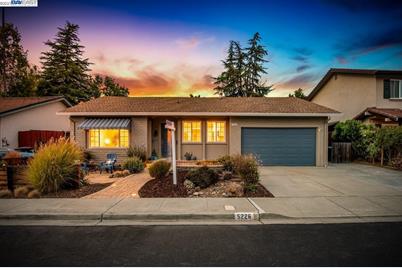 5226 Crestline Way - Photo 1