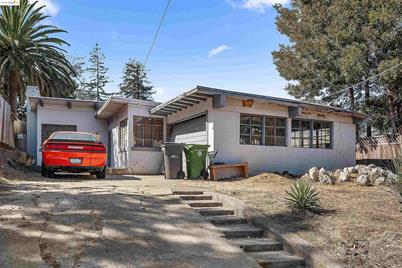 7535 Sterling Dr - Photo 1