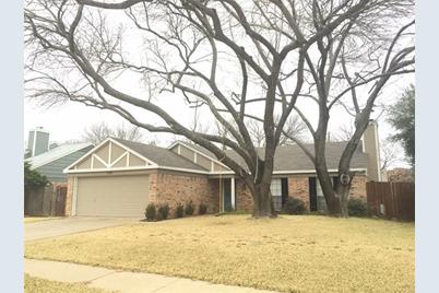 1949  Pin Oak Drive, Flower Mound, TX 75028 - Photo 1