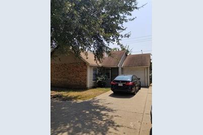 3203  Fort Bend Drive - Photo 1