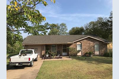 1502 Garrett St, Grand Prairie, TX 75051 - MLS 14672613 - Coldwell Banker