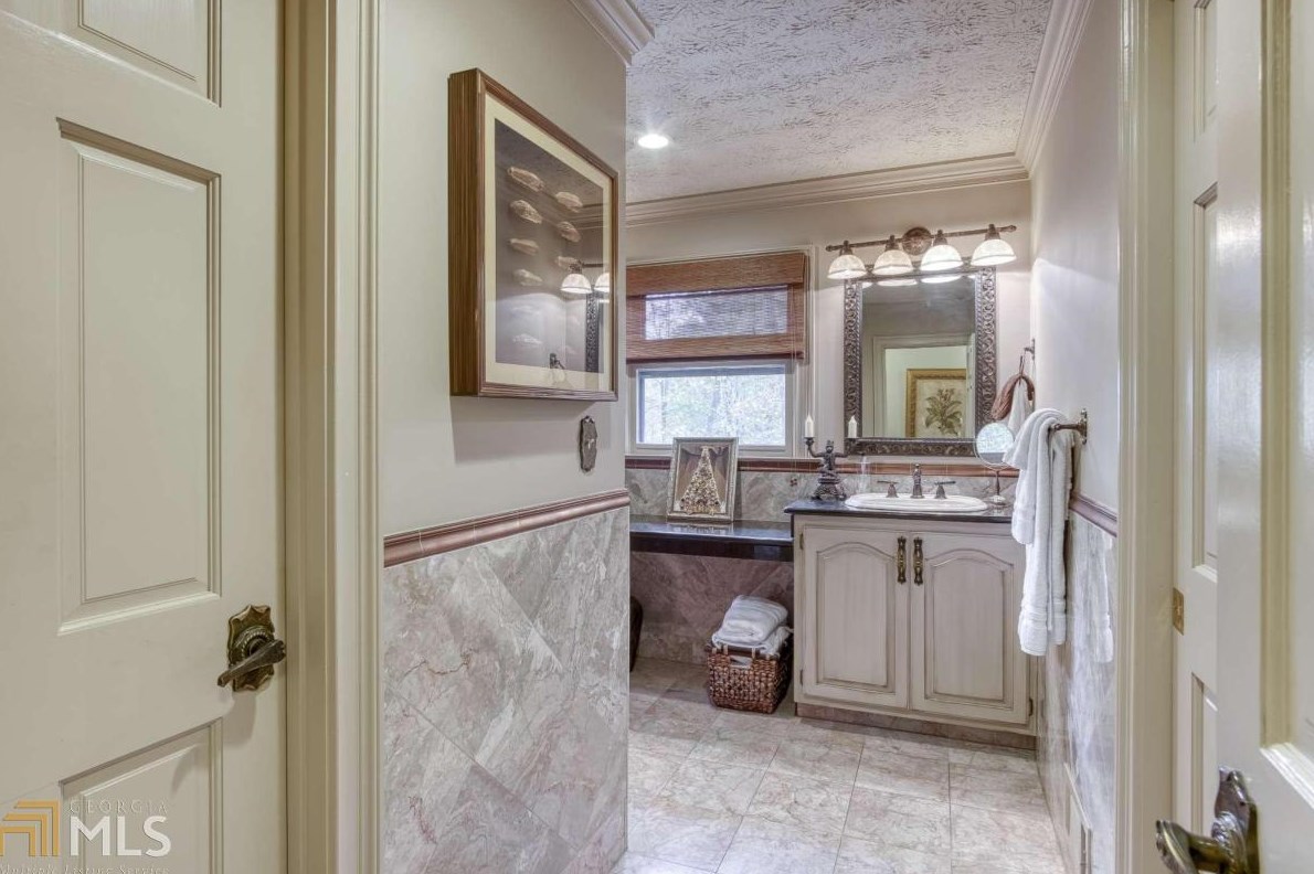 3160 Lk Rnch Dr, Gainesville GA 30506-1050 exterior