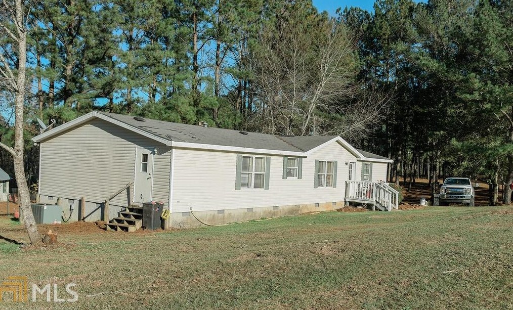 1736 Upper Cove Rd, Woodbury, GA 30293-6204