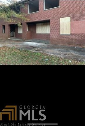 1232 Washington Cir, Atlanta GA  30344-7113 exterior