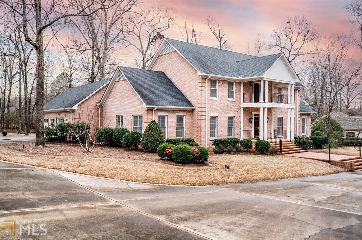 153 Howard Oaks Dr, Macon, GA 31210-7316