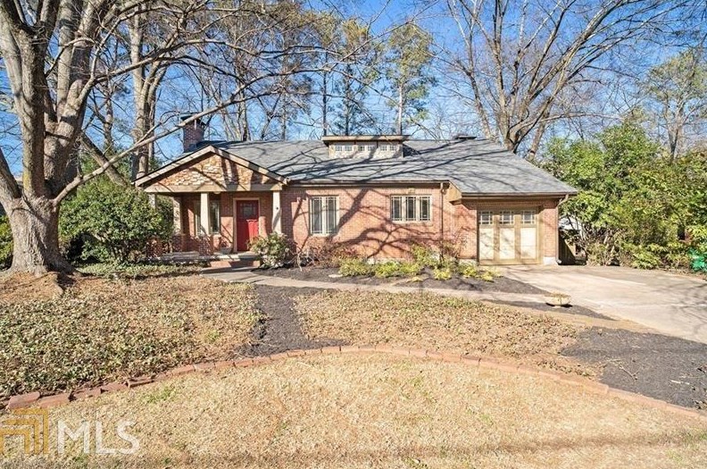 2602 Pineview Dr, Decatur GA  30030-1633 exterior