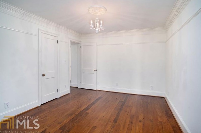 2602 Pineview Dr, Decatur GA  30030-1633 exterior