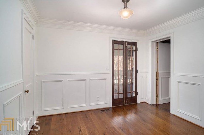 2602 Pineview Dr, Decatur GA  30030-1633 exterior