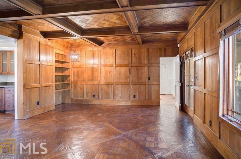 2602 Pineview Dr, Decatur GA  30030-1633 exterior