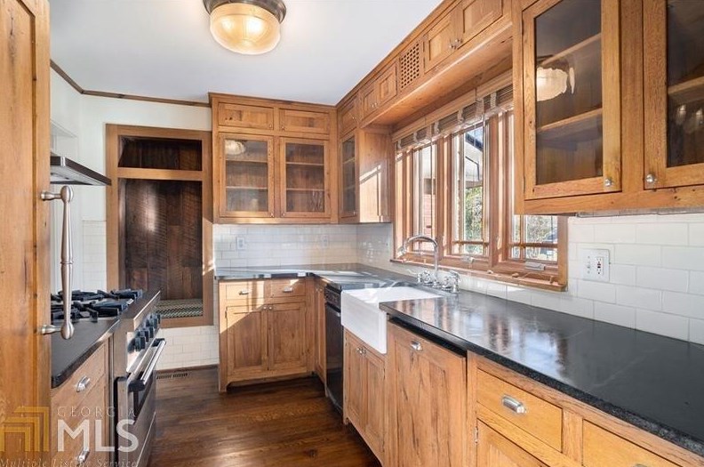 2602 Pineview Dr, Decatur GA  30030-1633 exterior