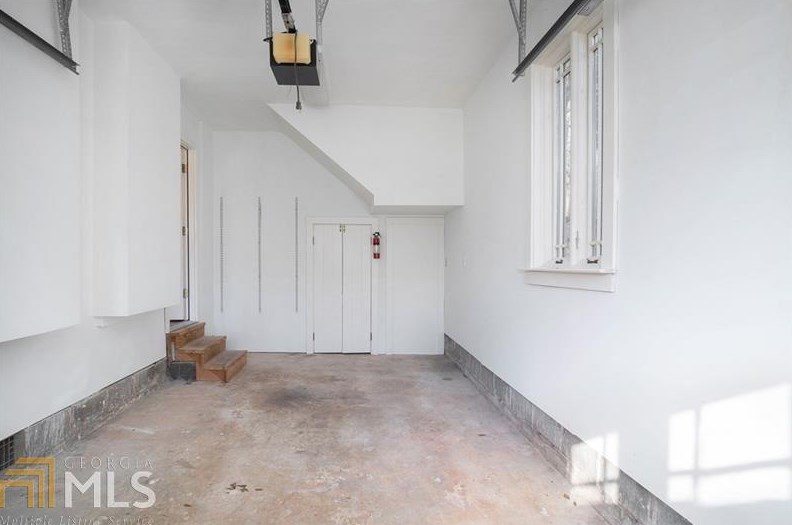 2602 Pineview Dr, Decatur GA  30030-1633 exterior