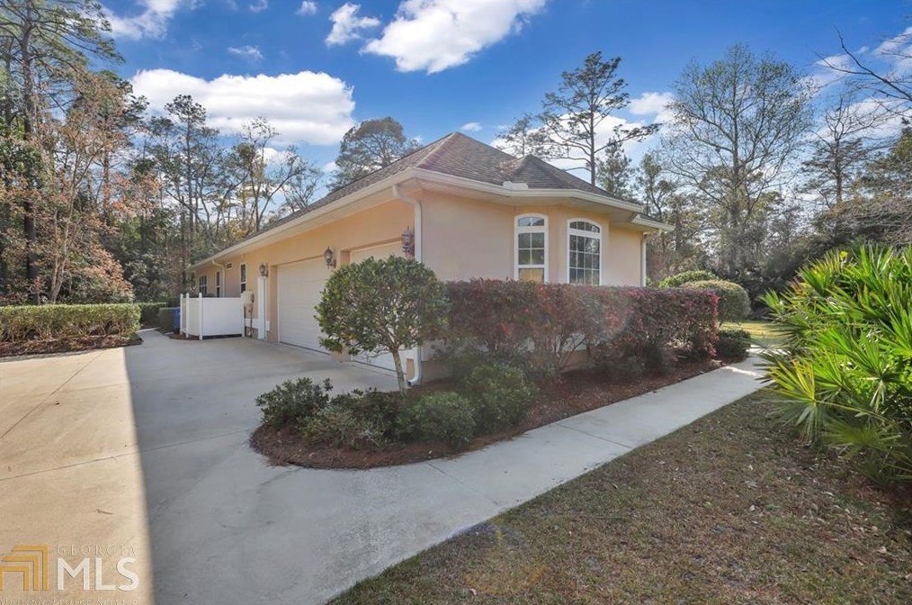 112 Foxcreek Estate Dr, Brunswick, GA 31523-8212