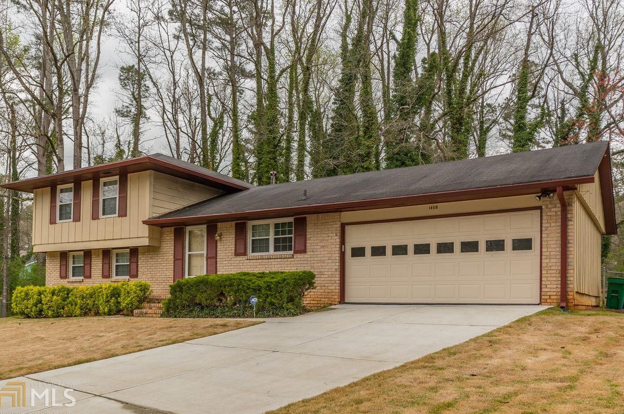 1468 Cedar Ridge Ct, Stone Mountain GA  30083-5613 exterior