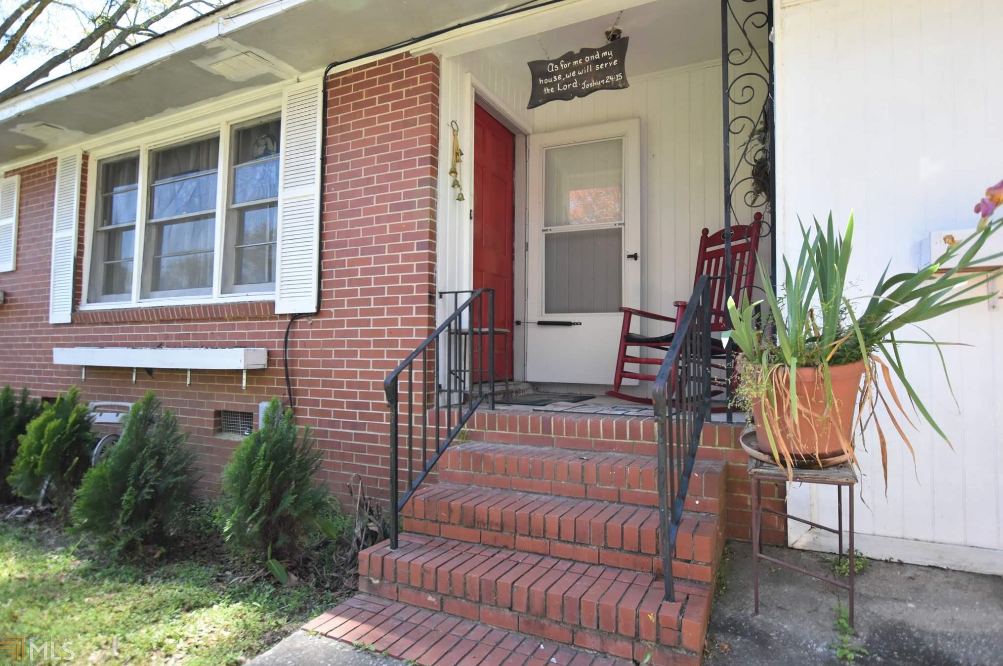 94 Lakeview Dr, Roberta, GA 31078-4653