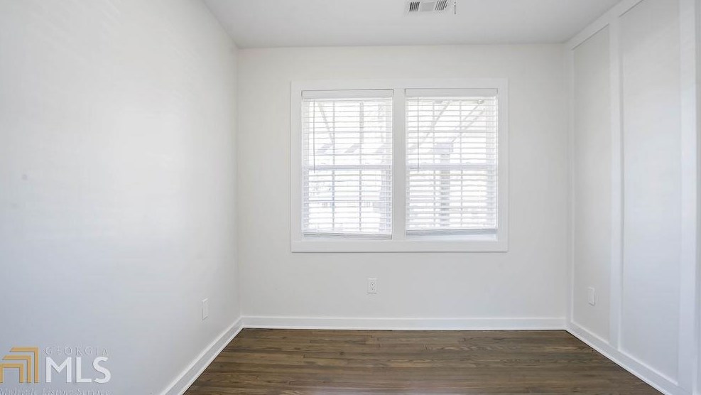 566 Woods St, Atlanta GA  30318-4740 exterior
