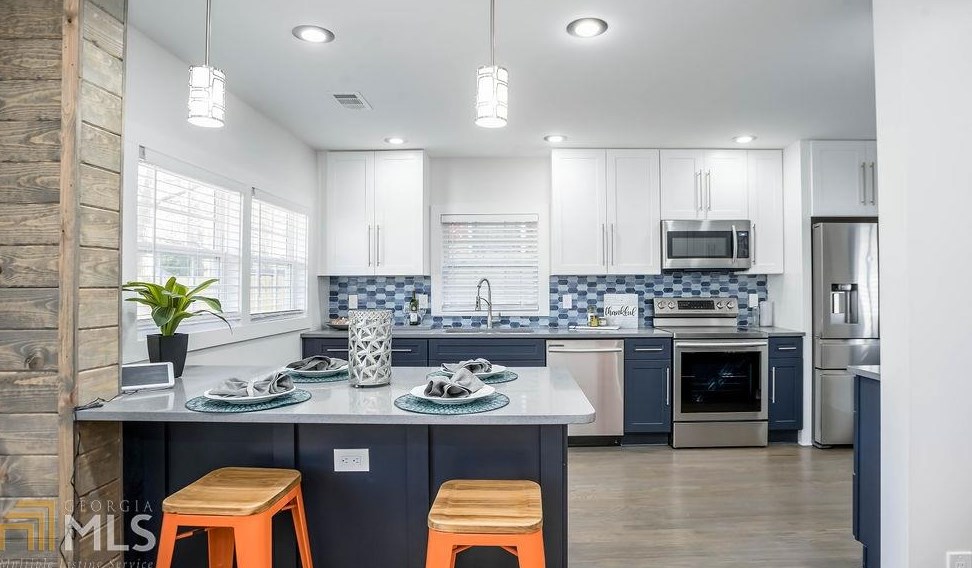 566 Woods St, Atlanta GA  30318-4740 exterior
