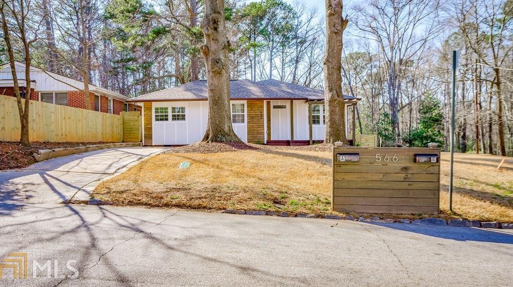 566 Woods St, Atlanta GA  30318-4740 exterior