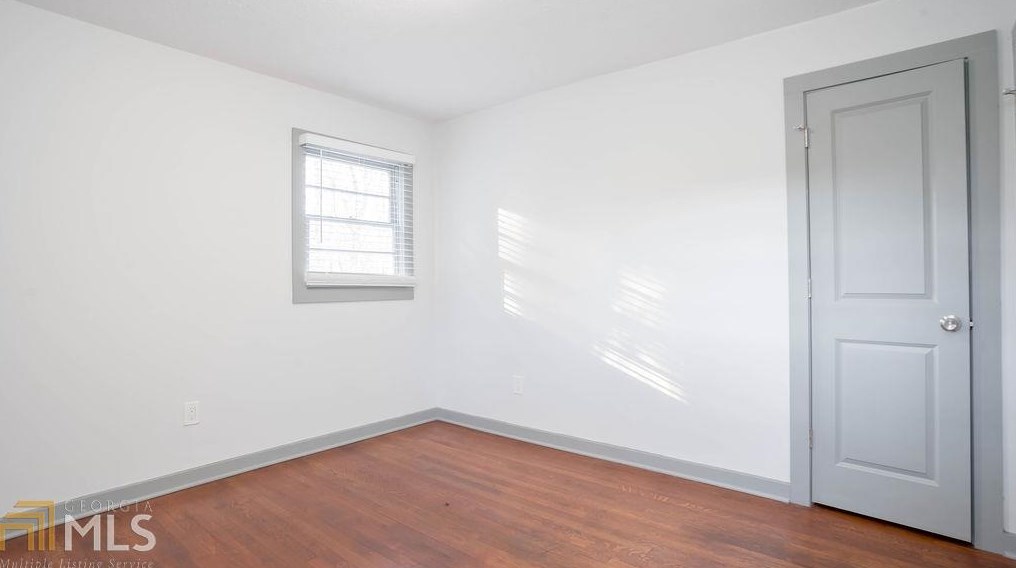 566 Woods St, Atlanta GA  30318-4740 exterior
